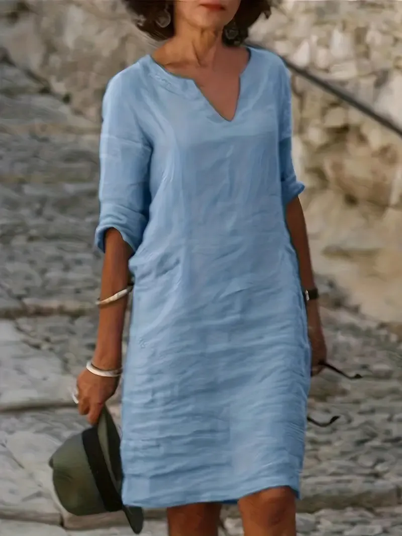 Clay - Mühelose Eleganz, minimalistisches Kleid mit gekerbtem Ausschnitt und 3/4-rmeln
