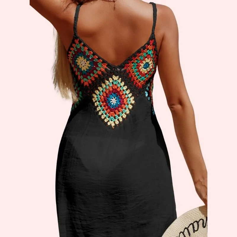 Lebhaftes Häkel-Strandkleid