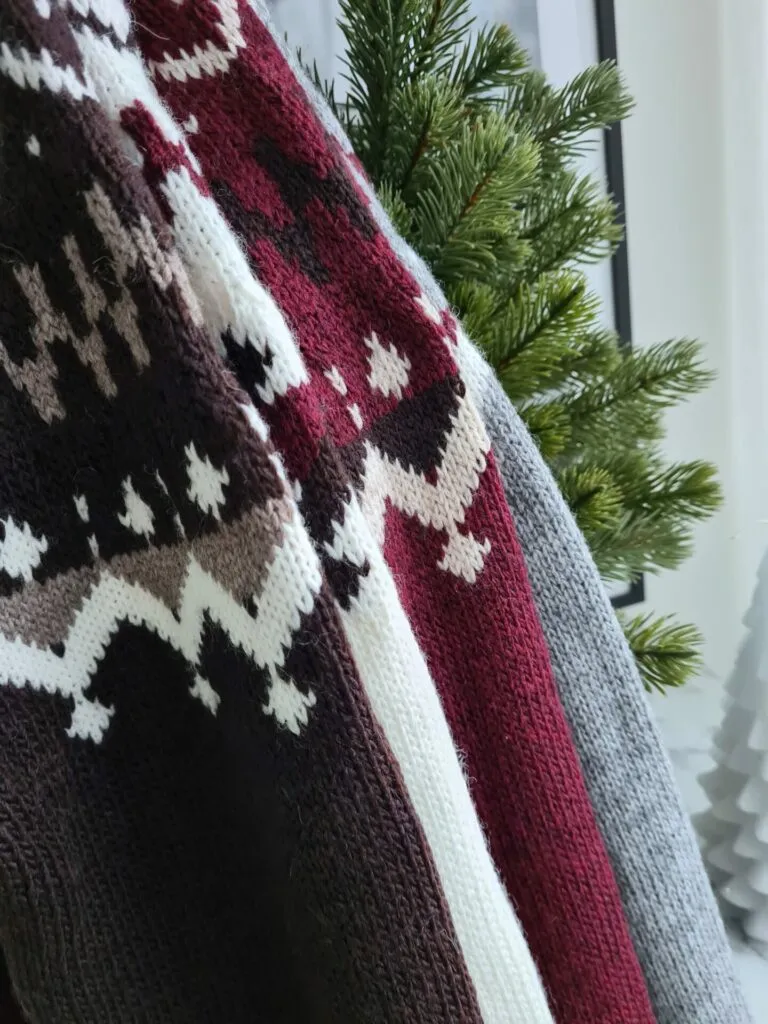Norwegerpullover HOLIDAY WISHES – versch. Farben