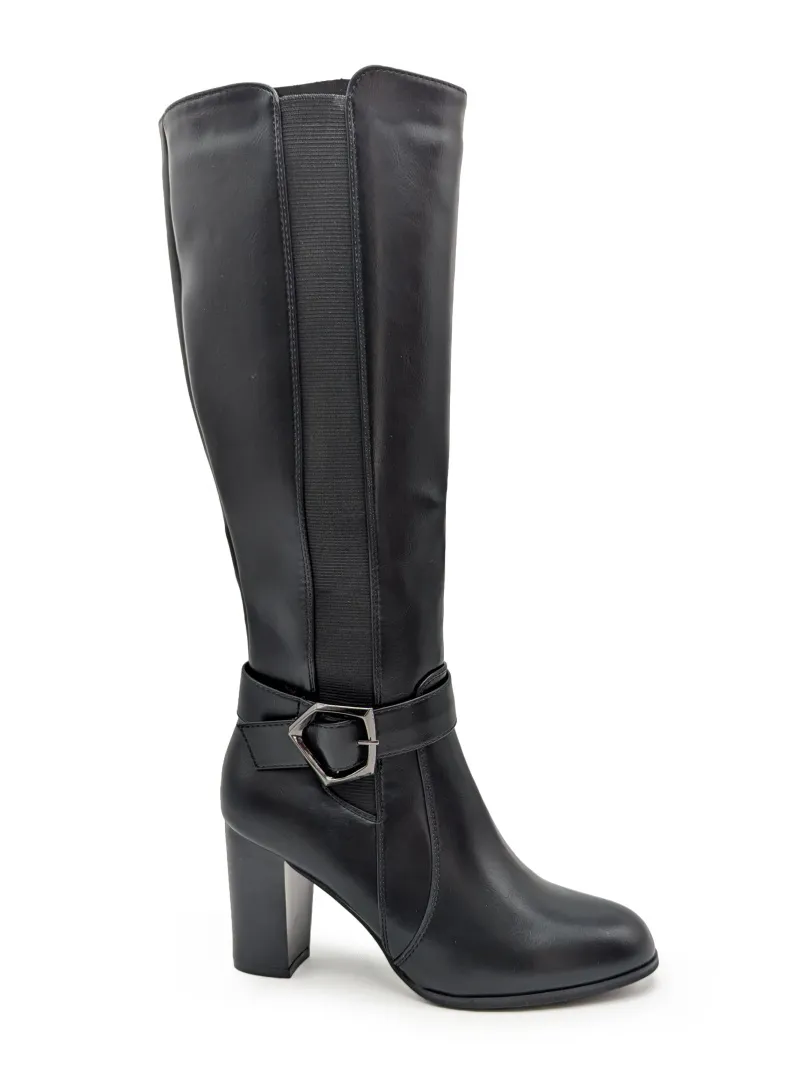 Stiefel mit hohem Absatz und pentagonaler Schnalle