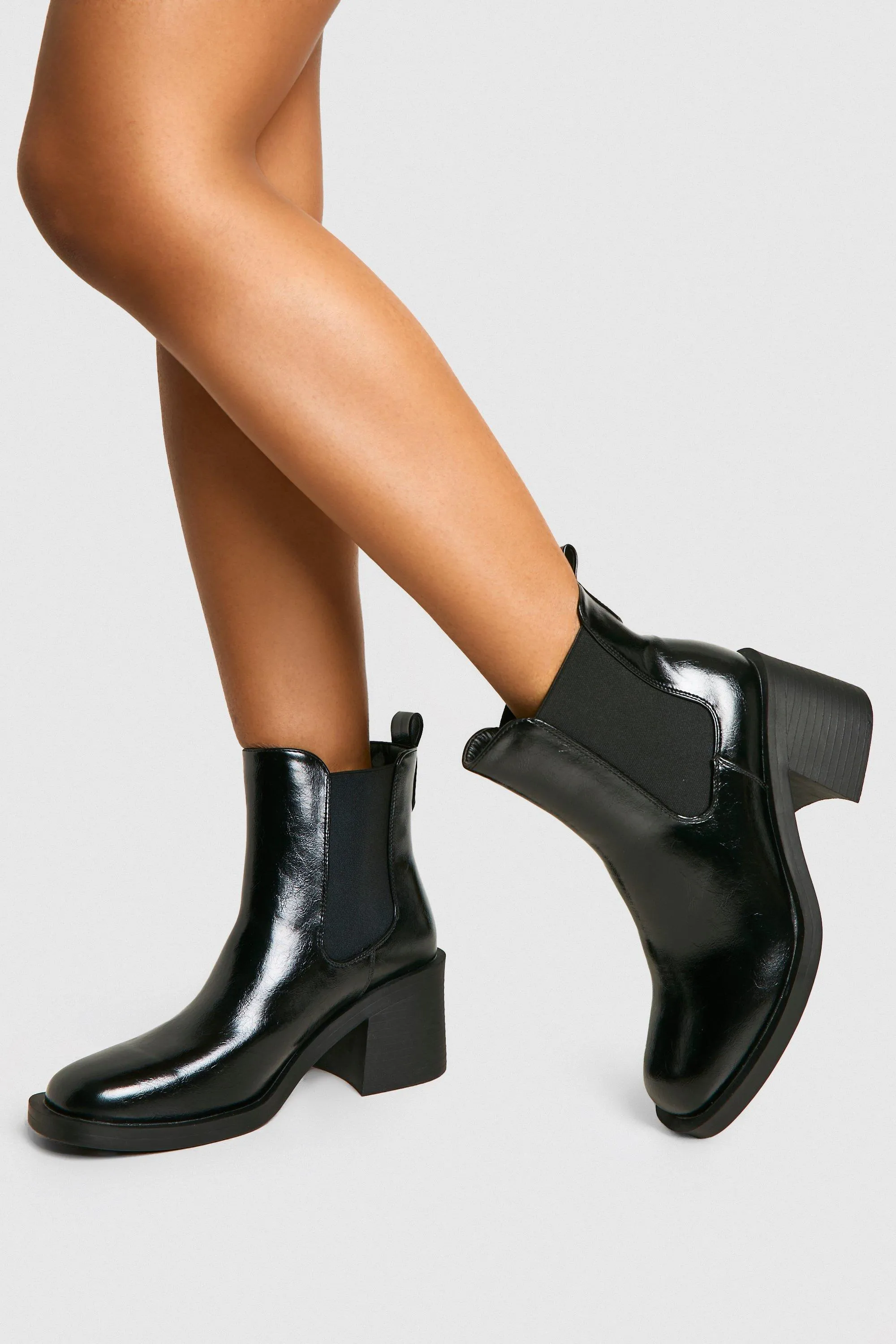 Strukturierte Lack Chelsea-Stiefel mit Absatz