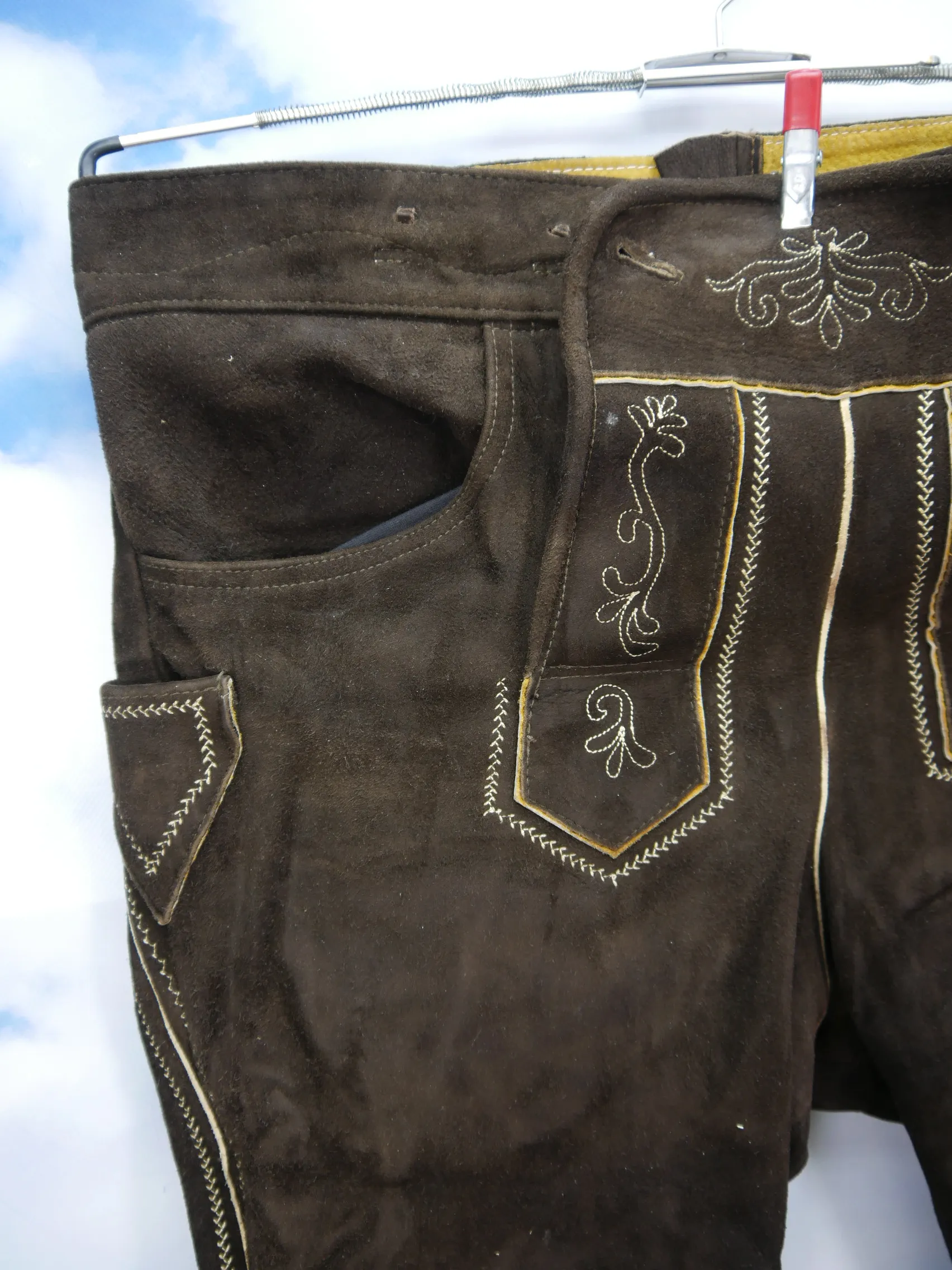 Super Zustand doch Knöpfe fehlen Kniebund Lederhose braun Stickerei Gr.26 / 52